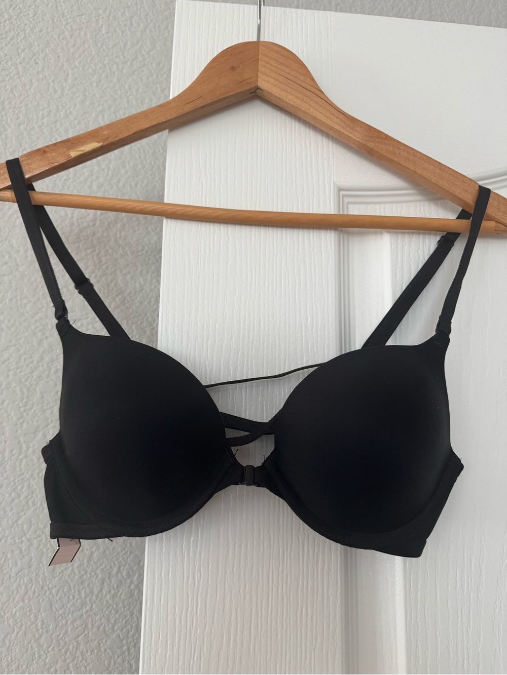 Victoria’s Secret Black Strappy Push-Up Bra